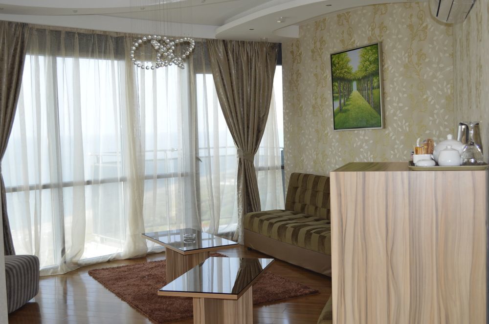 Grand Royal Batumi 아파트 호텔 외부 사진